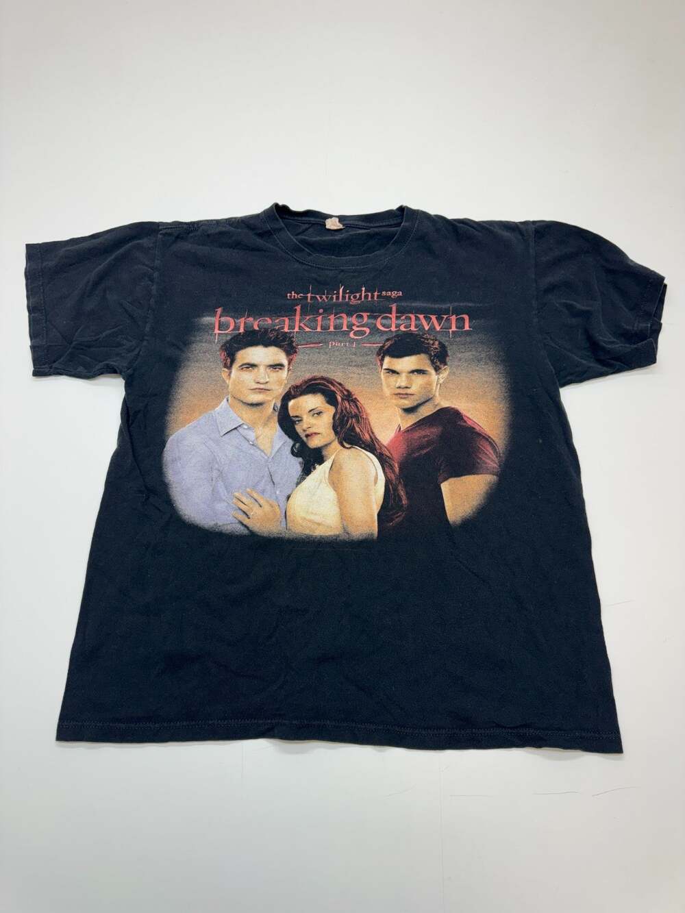 Vintage Y2K Twilight Saga Breaking Dawn Movie Promo Faded Shirt Black 2011 Med